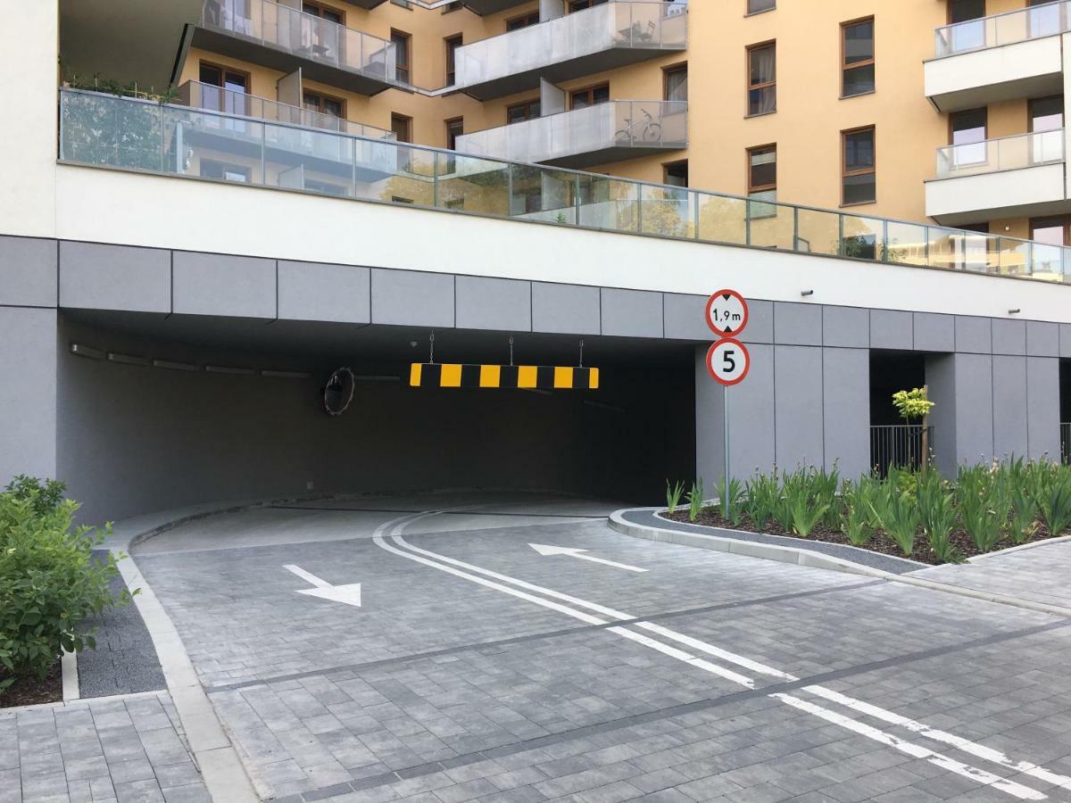 Shoq Studio Nice Apartment With Private Parking クラクフ エクステリア 写真
