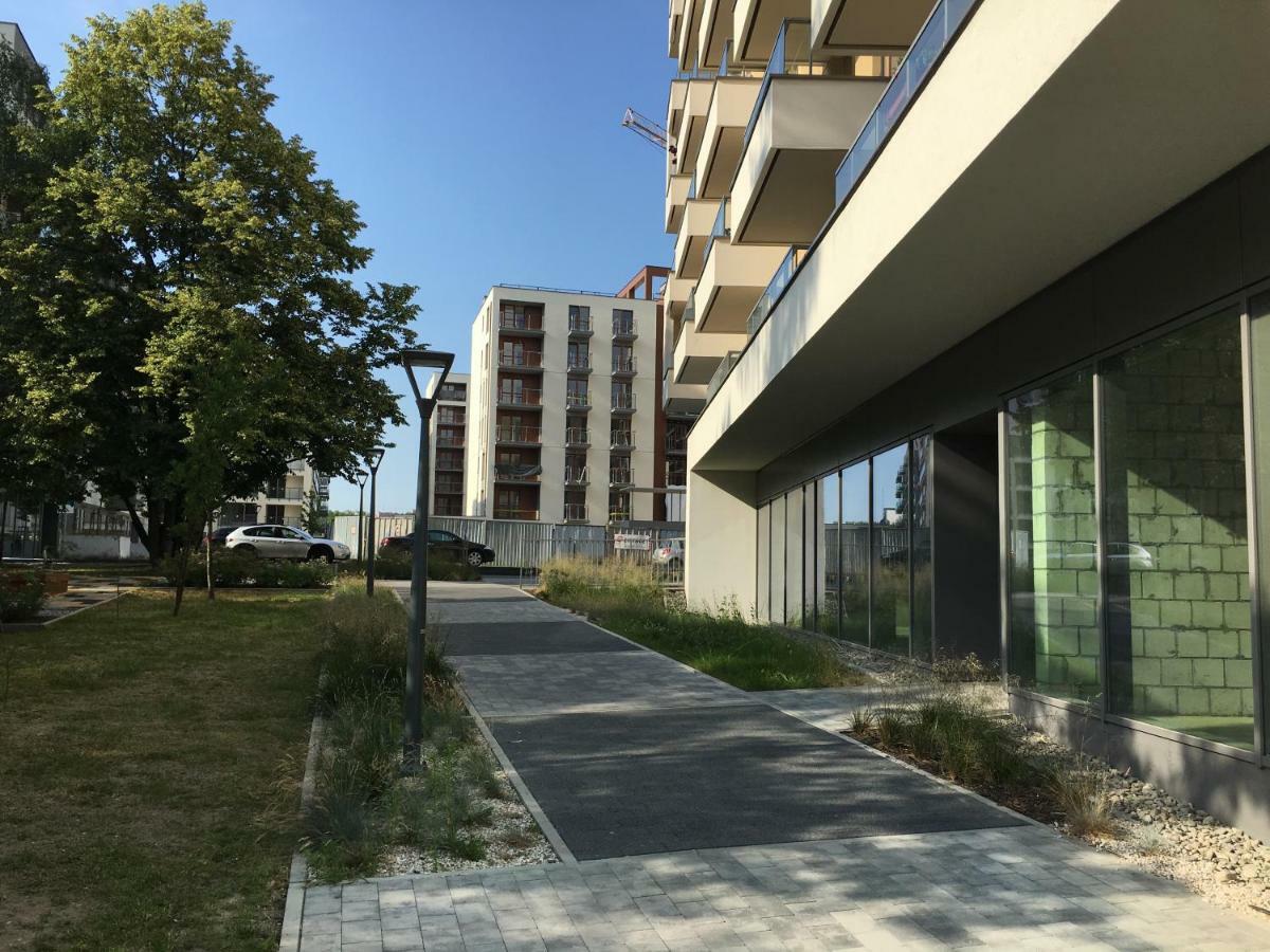Shoq Studio Nice Apartment With Private Parking クラクフ エクステリア 写真