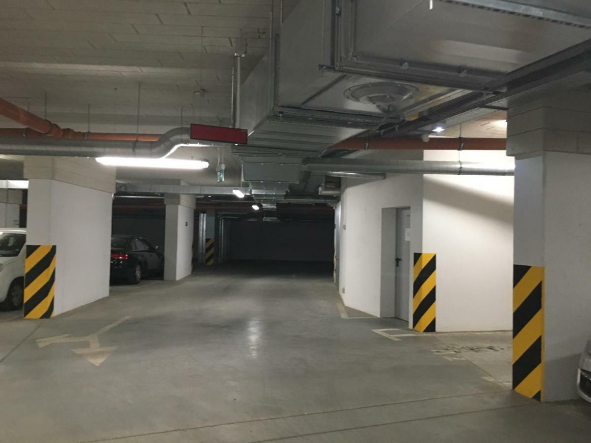 Shoq Studio Nice Apartment With Private Parking クラクフ エクステリア 写真