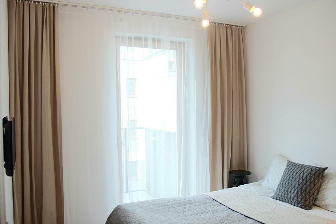 Shoq Studio Nice Apartment With Private Parking クラクフ エクステリア 写真