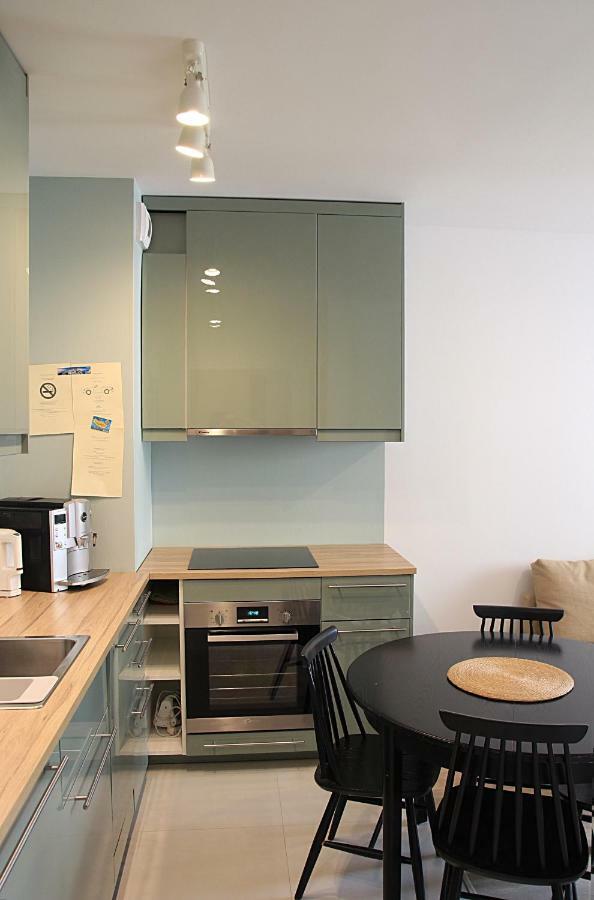 Shoq Studio Nice Apartment With Private Parking クラクフ エクステリア 写真